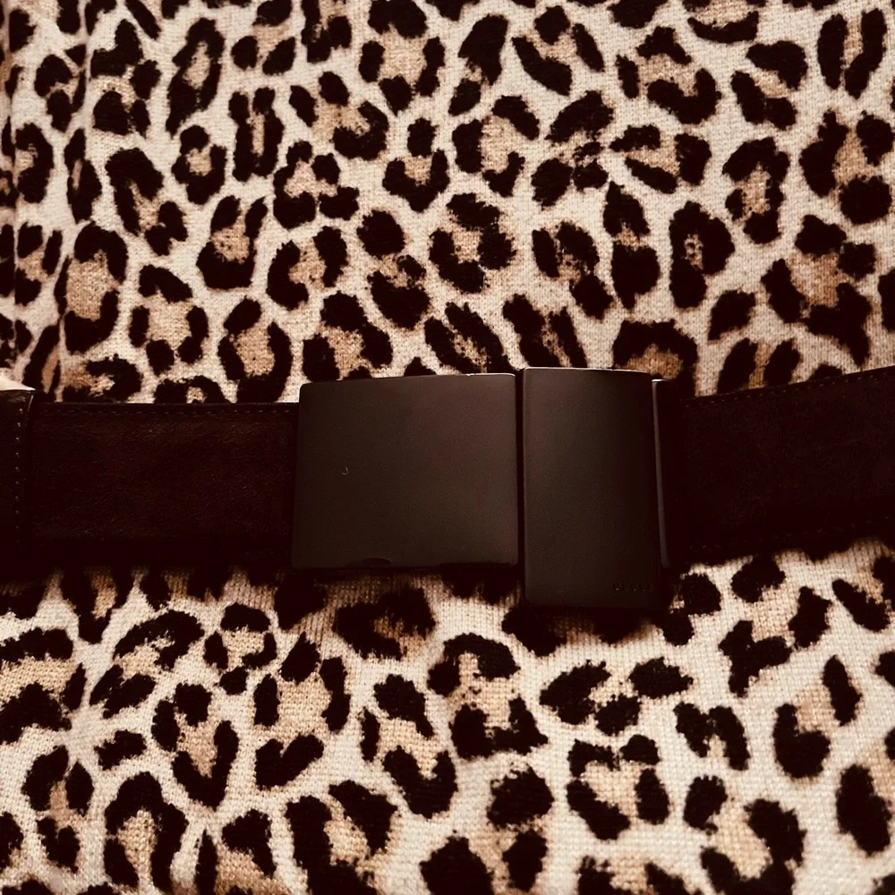 Gucci Suede Belt with Certificate of Authenticity Excellent condition